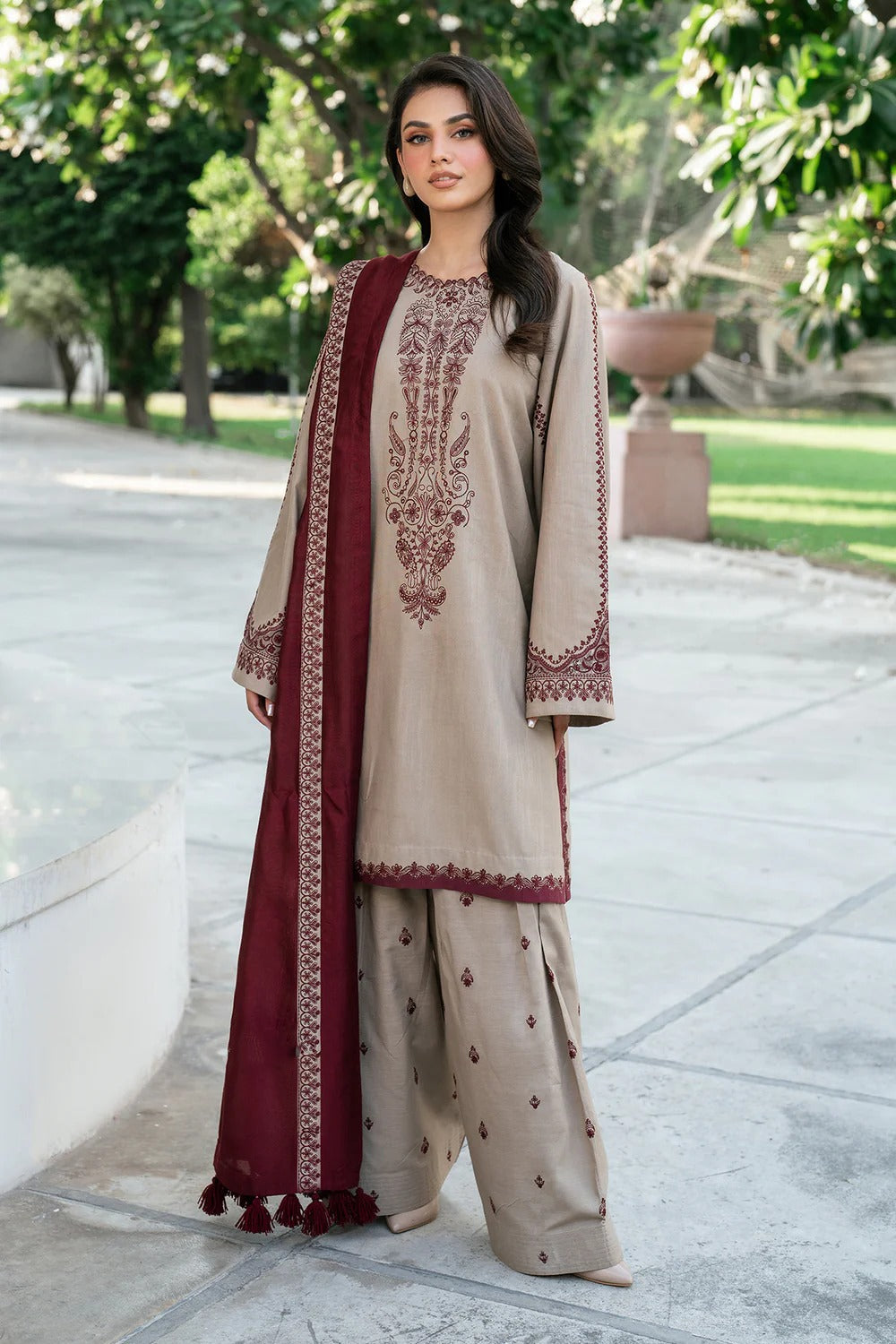 BAROQUE | 3PC LAWN EMBROIDERED SUMMER SUIT-RM145