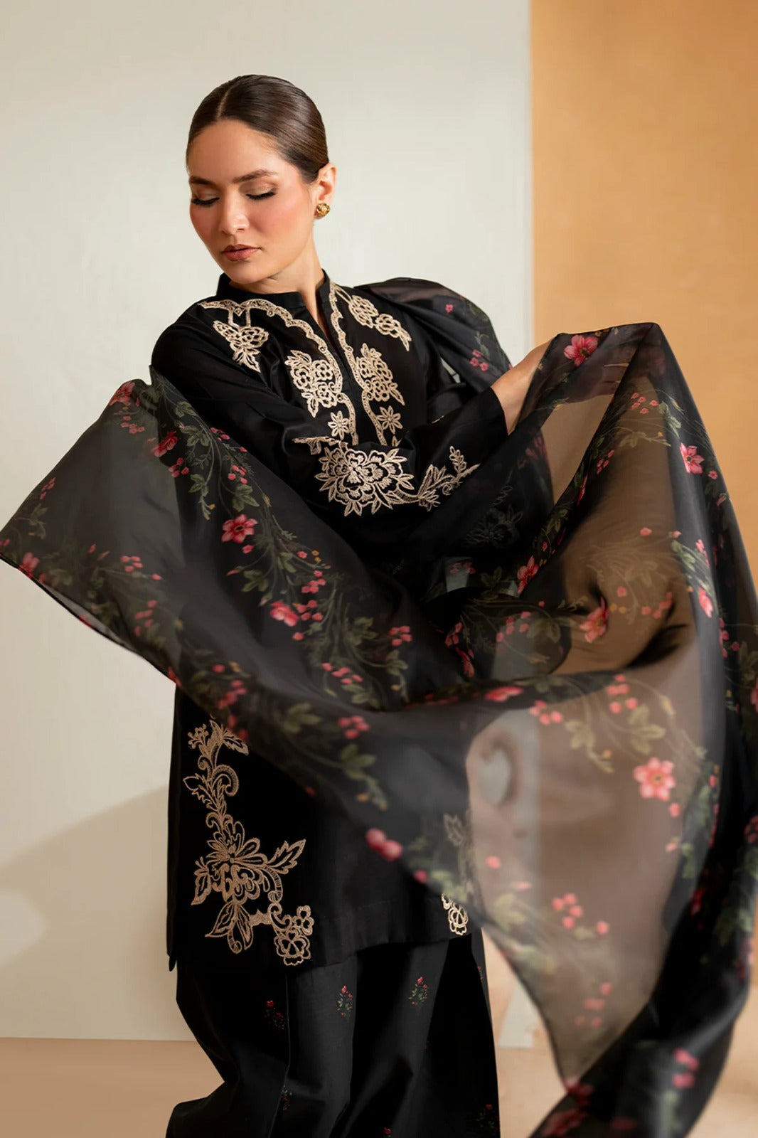 ZARA SHAHJAHAN | 3PC EMBROIDERED SUMMER SUIT-RM142